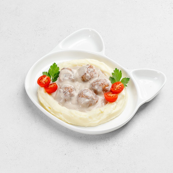 Фрикадельки по-шведски с картофельным пюре