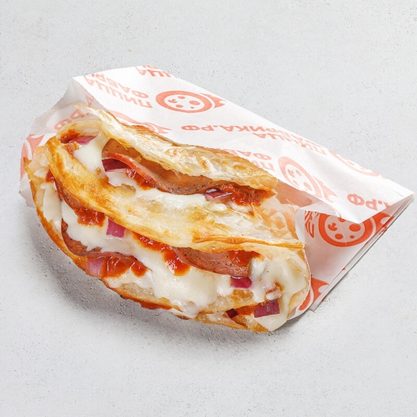 Кранч с пастрами из говядины и соусом сацебели