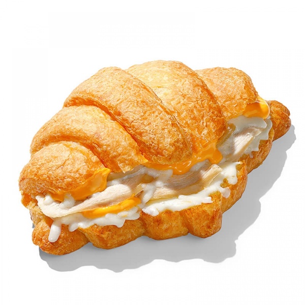 Круассан с курочкой и соусом чеддер